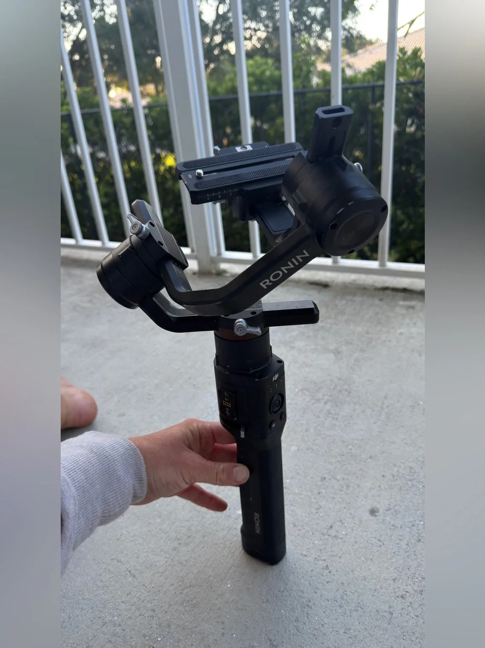 DJI RONIN-S   3-Axis Handheld Gimbal Stabilizer for DSLR/ mirrorless camera!